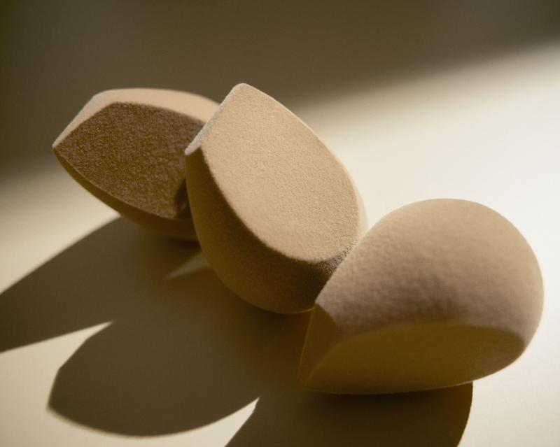 Czyszczenie gąbki do makijażu