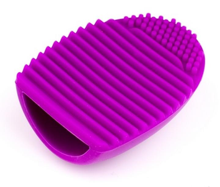 Czyszczenie pędzli do makijażu