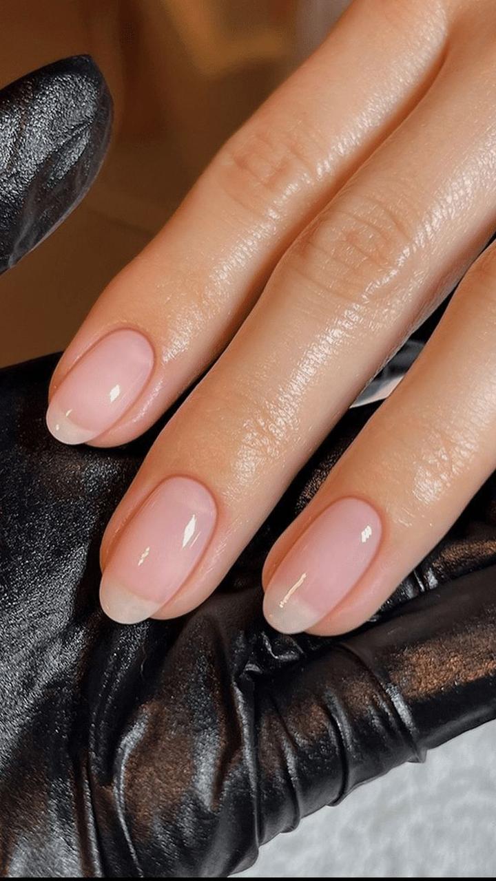 French manicure elegancja