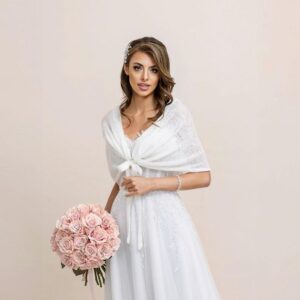 Idealne bolerko do koronkowej sukni ślubnej – jak uniknąć modowych błędów?