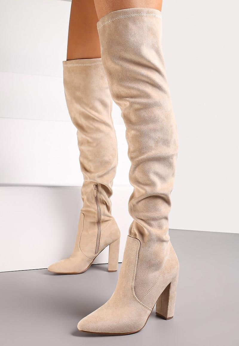 Buty do spódnicy midi