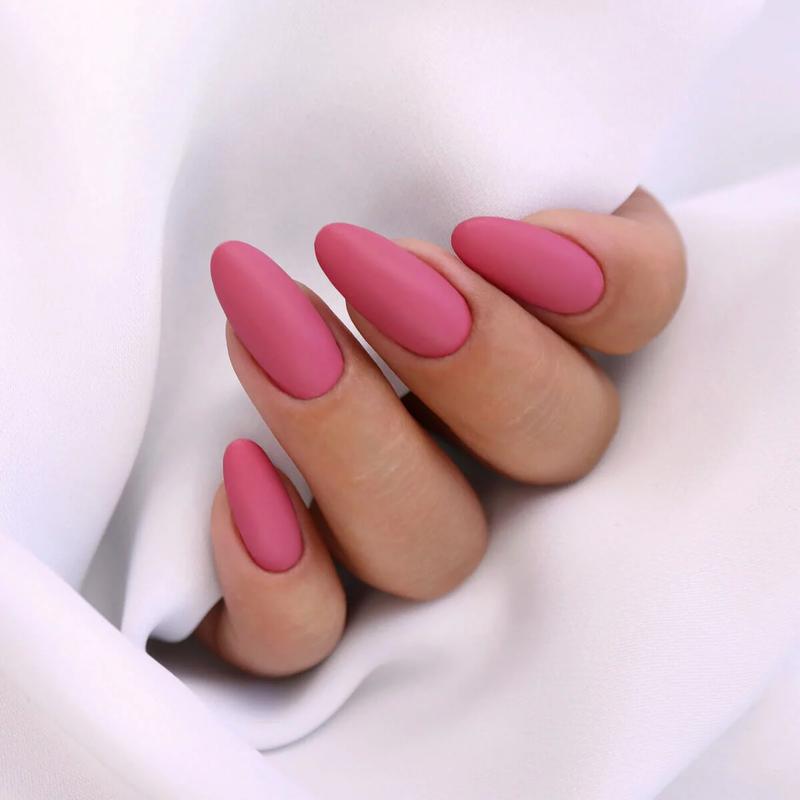 Zachwyć matowymi paznokciami: 5 sprawdzonych technik na hybrydę