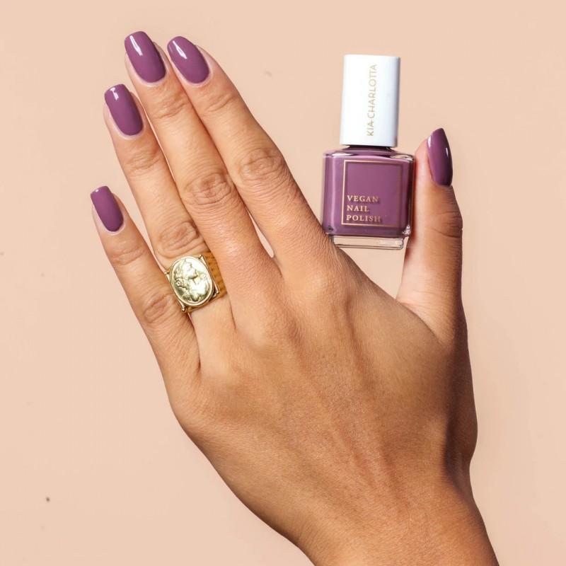 Fioletowy lakier hybrydowy