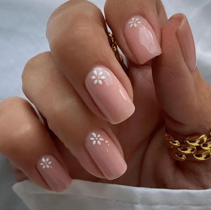 Kolory paznokci jesień 2023