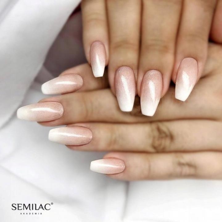 Lakier transparentny do paznokci