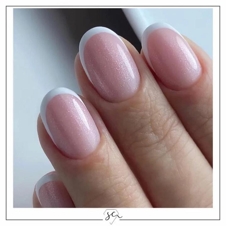 Przedłużanie paznokci w domu