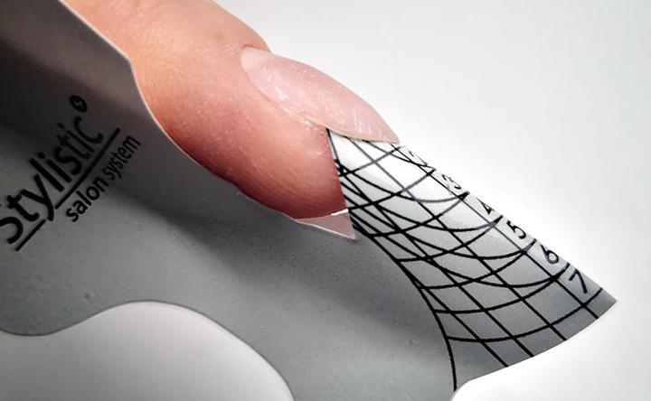 Techniki przedłużania paznokci