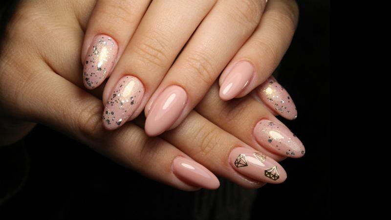 Trendy w manicure akrylowym