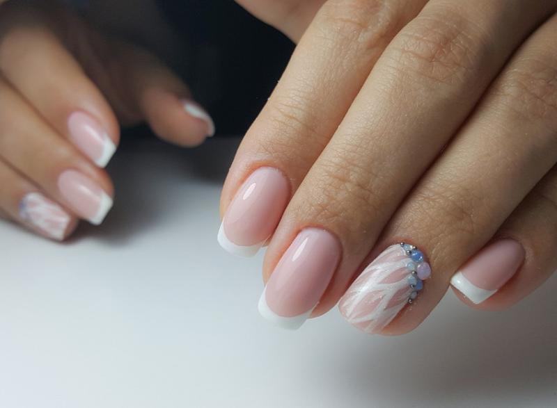 Akryl kolory – Jak wybrać idealny odcień dla swoich paznokci?