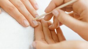 Witaj lato: Poradnik pielęgnacji paznokci w upalne dni