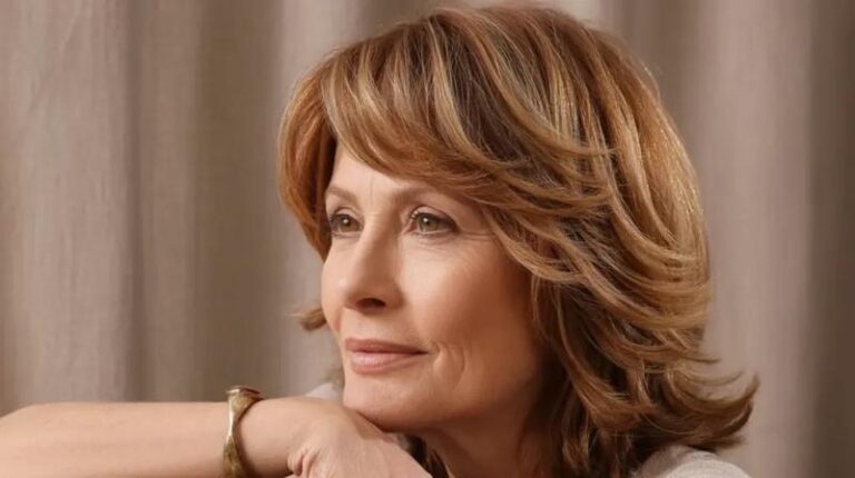 Odmładzające fryzury po 60 – 10 inspirujących stylizacji, które uczynią Cię młodszą