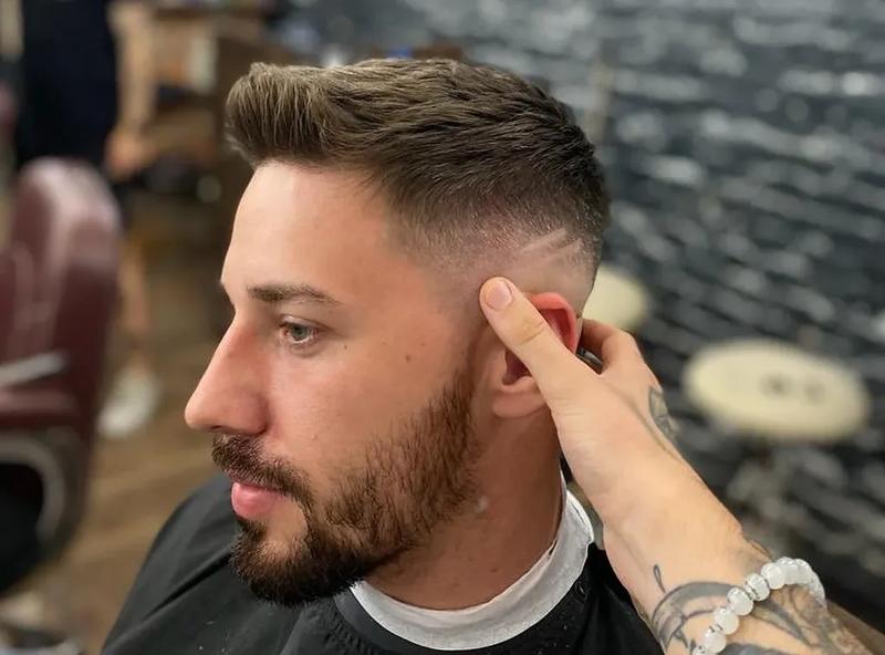 Osiągnij idealny quiff: 5 prostych kroków do stylowej fryzury