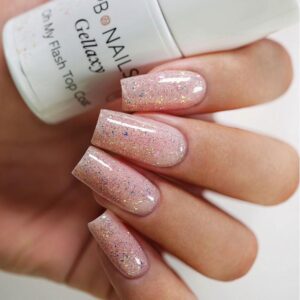 Zachwyć blaskiem: hybryda z drobinkami na wyjątkowe okazje