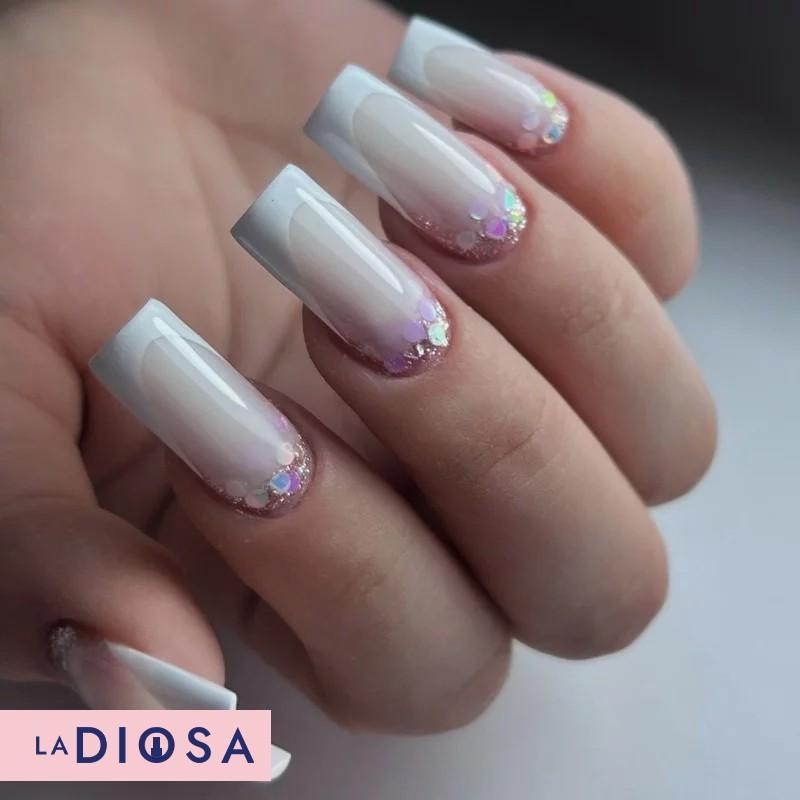 Trendy kolorów french manicure
