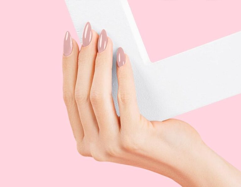 Apricot na paznokciach: Sekrety elegancji i delikatności w manicure