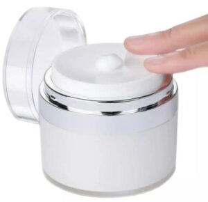 Krem z pompką: Oto powody, dla których warto go włączyć do codziennej pielęgnacji