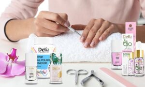 Niezbędne akcesoria do robienia manicure w domu – odkryj, co warto mieć!